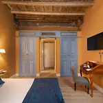 Palazzo Arone Dei Baroni Di Valentino Pensión