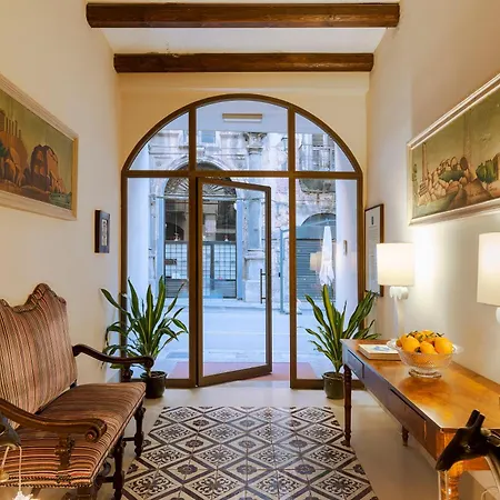 Palazzo Arone Dei Baroni Di Valentino Affittacamere 4*