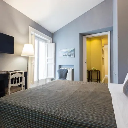 Palazzo Arone Dei Baroni Di Valentino Guest house
