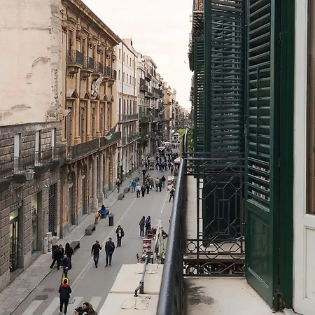 Guest house Palazzo Arone Dei Baroni Di Valentino Palermo