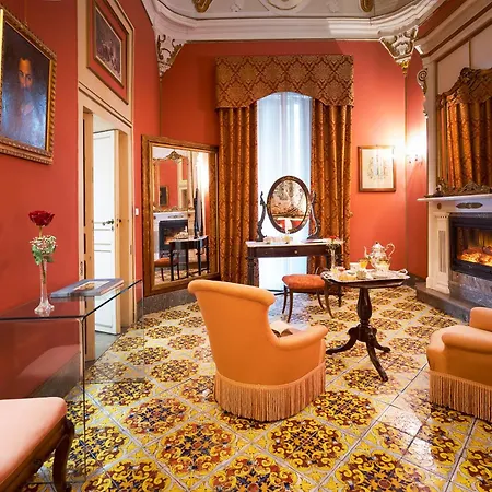 Palazzo Arone Dei Baroni Di Valentino Guest house 3*