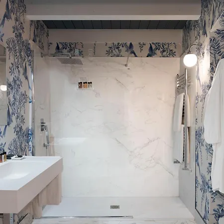 Palazzo Arone Dei Baroni Di Valentino Guest house 3*