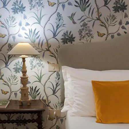 Palazzo Arone Dei Baroni Di Valentino Guest house