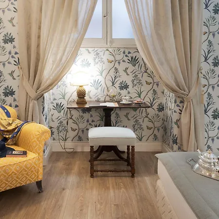 Guest house Palazzo Arone Dei Baroni Di Valentino