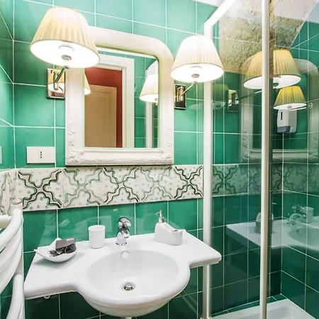 Palazzo Arone Dei Baroni Di Valentino 4* Palerme