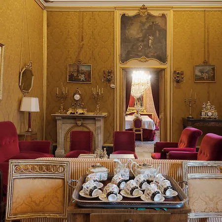 بيت ضيافة Palazzo Arone Dei Baroni Di Valentino باليرمو