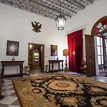 Palazzo Arone Dei Baroni Di Valentino Gæstehus 4*