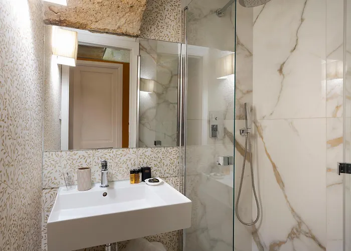 Palazzo Arone Dei Baroni Di Valentino