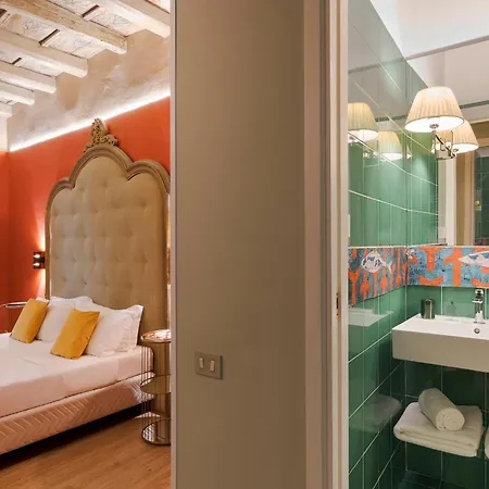 Palazzo Arone Dei Baroni Di Valentino 4*